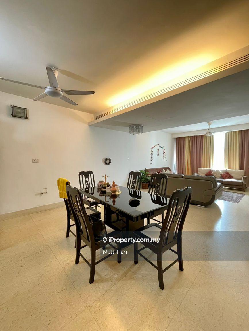 Luxury condominium for rent and sale. nice klcc and city view 