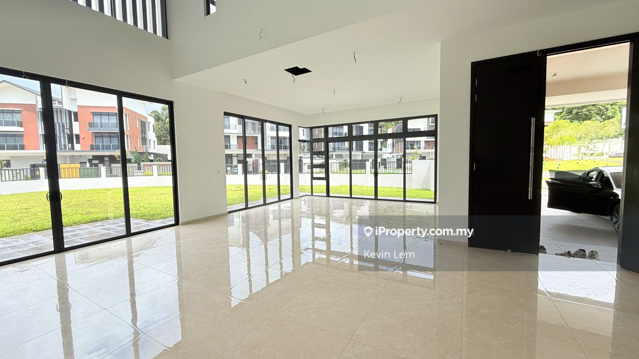 For Rent - The Woodlands 3 storey Bungalow Corner