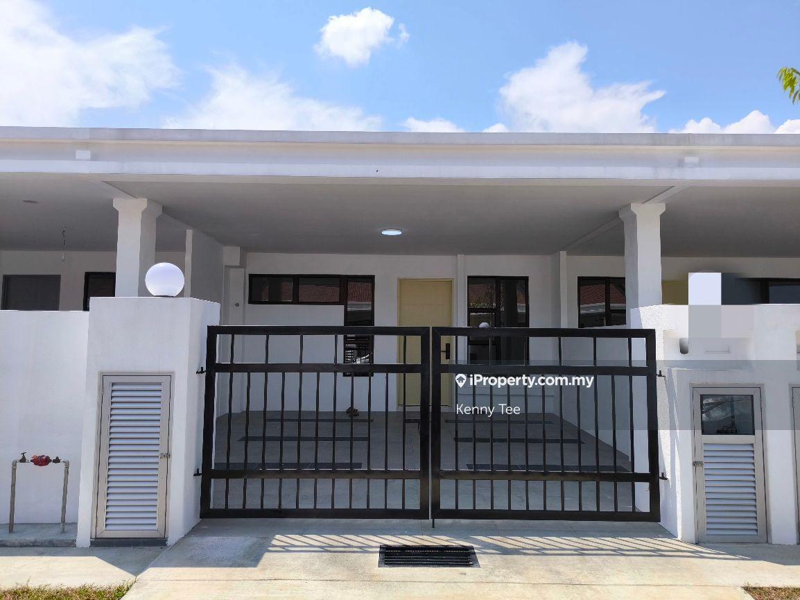 Smart door lock single storey terraced house for rent 