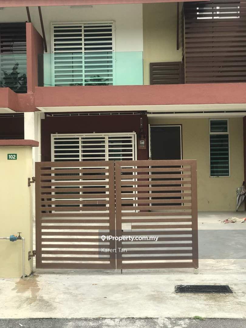Double storey house at Klebang for rental 
