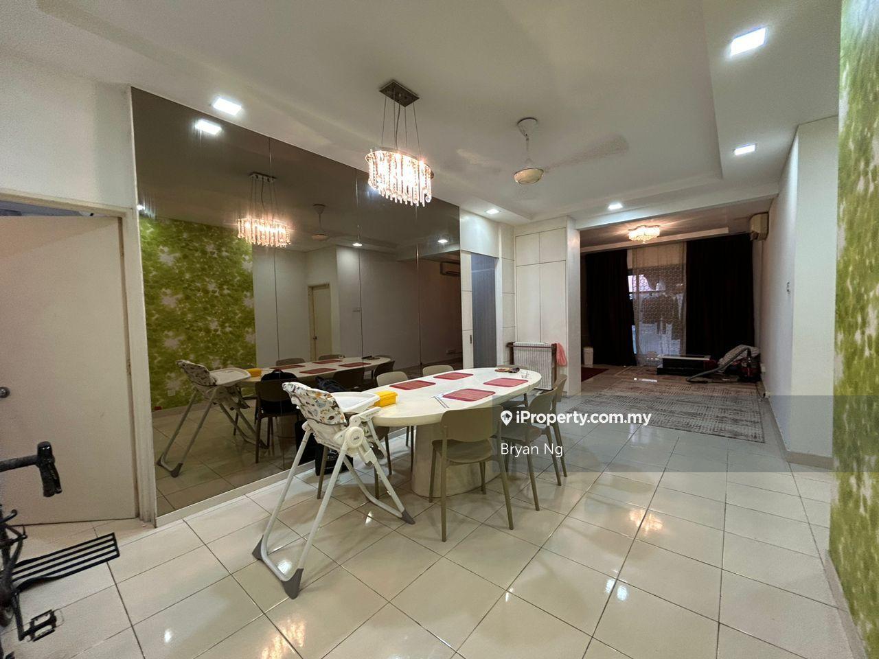 Fully Renovated , Kept Well Condition , Freehold 