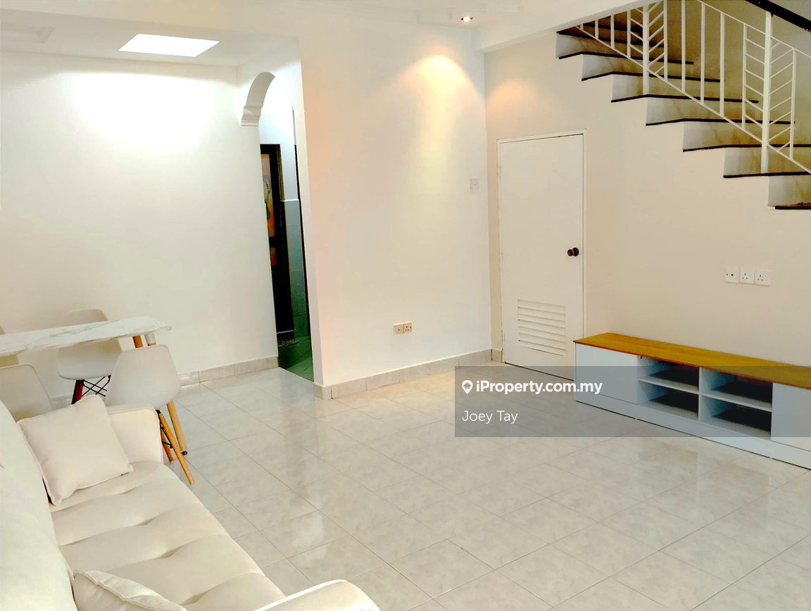 Fully renovated 2 storey house near 2nd link