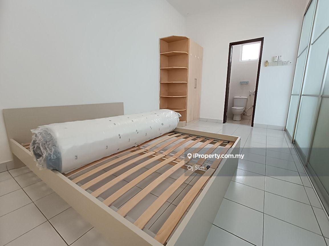 Limited studio unit with balcony