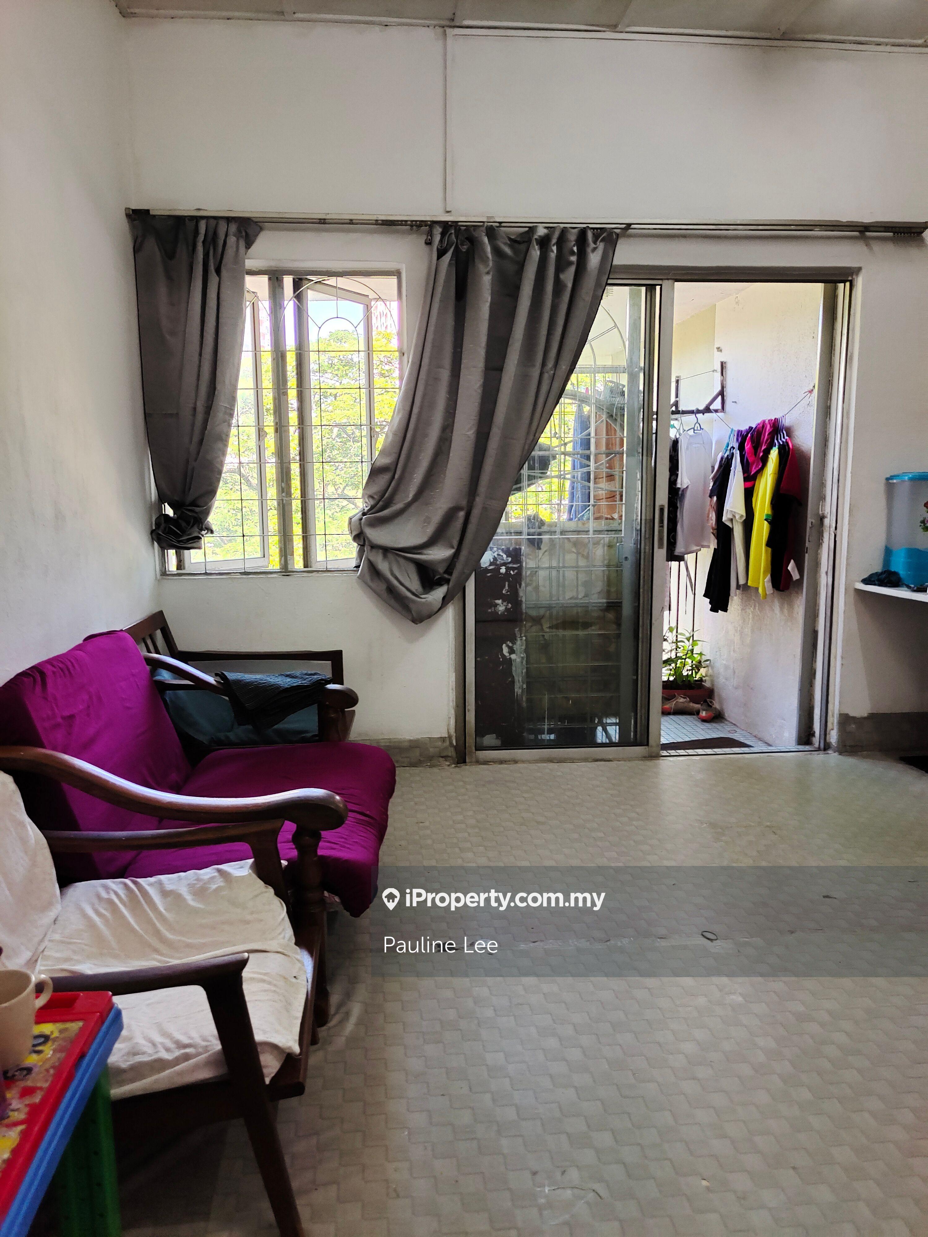 Low medium cost apartment located next to Jalan Kuchai Maju.