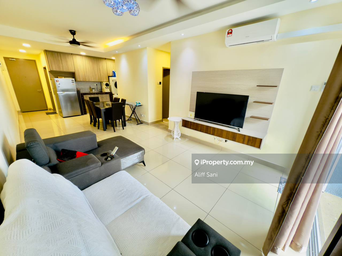 Fully Furnish Renovated Unit