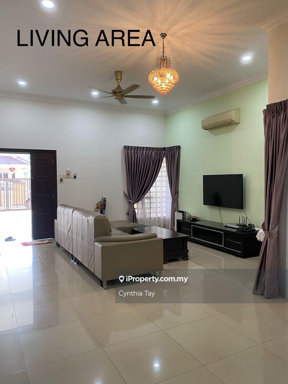 Single storey semidetached fully furnished and renovated in Seremban 2