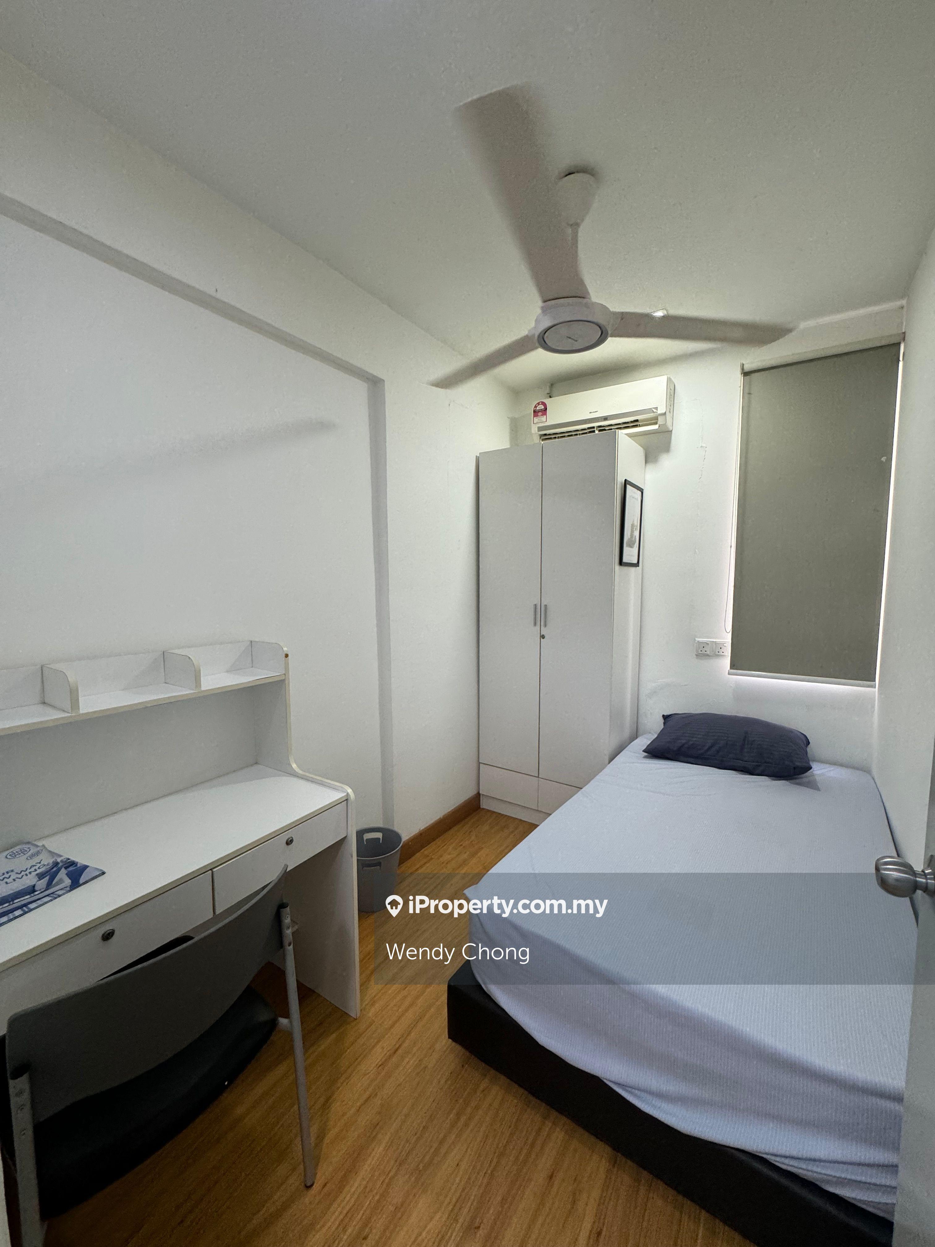 Many rooms available