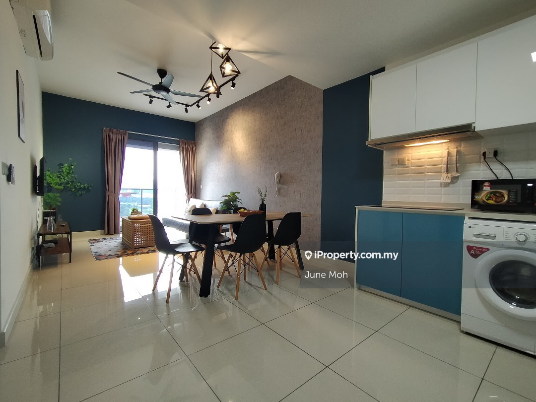 Freehold Fully Furnished Renovated unit For sales