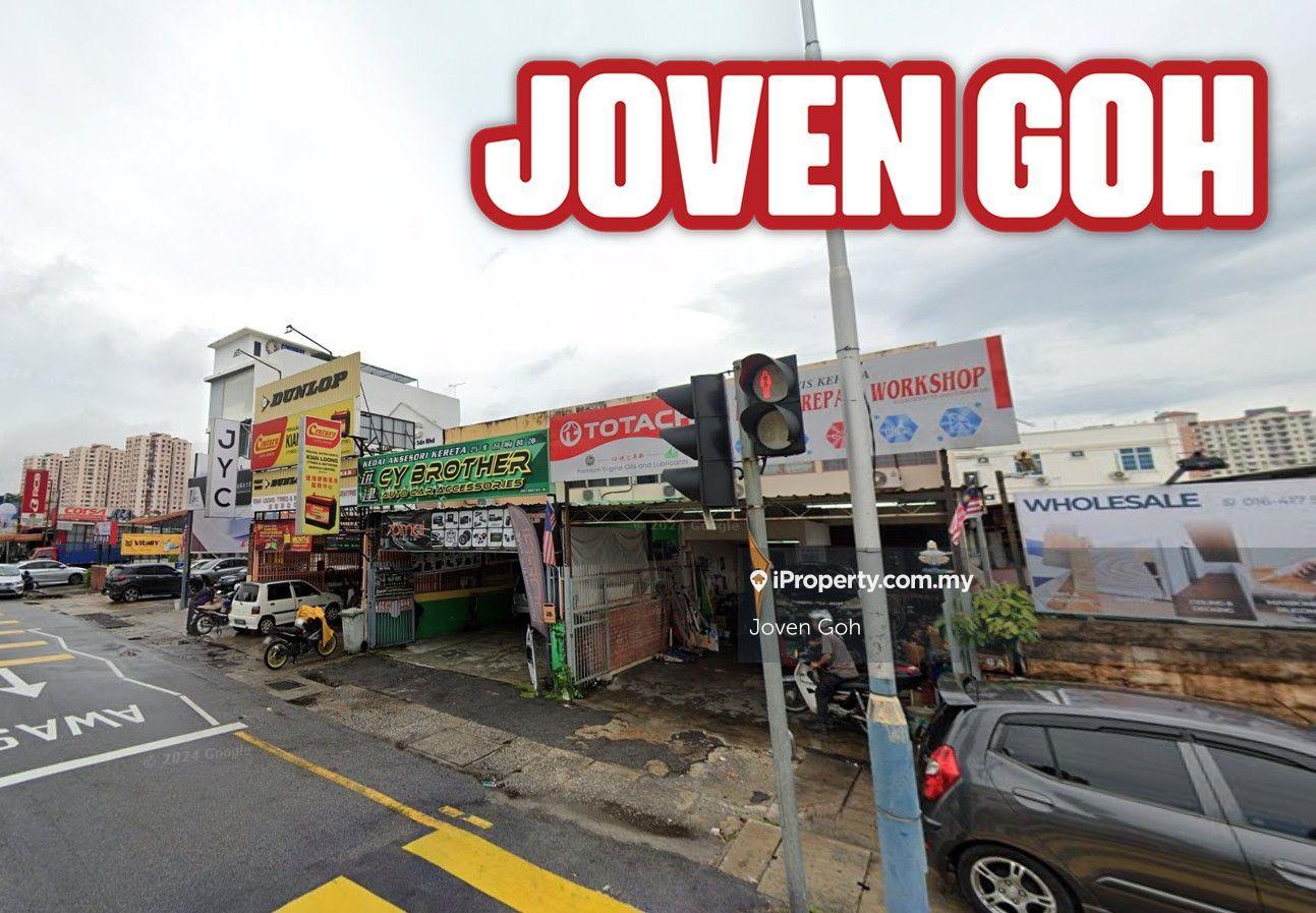 Commercial Title Facing Mainroad Suitable for Investment or Own Used
