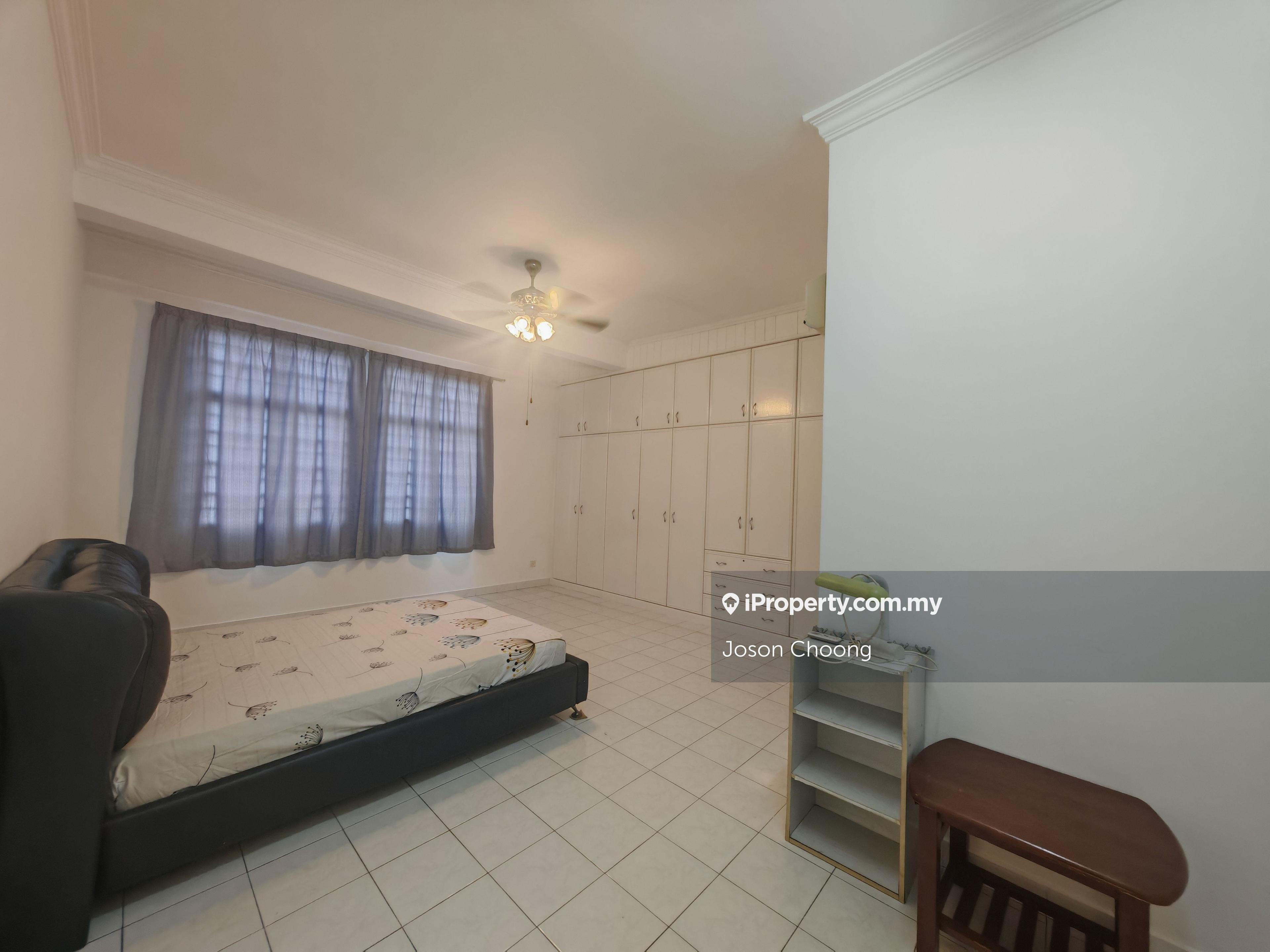 Spacious Putra Indah Condominium Near To Pavillion Bukit Jalil