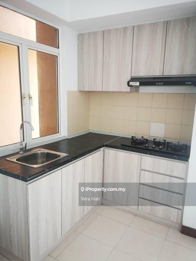 Well kept 2 bedrooms furnished nice unit