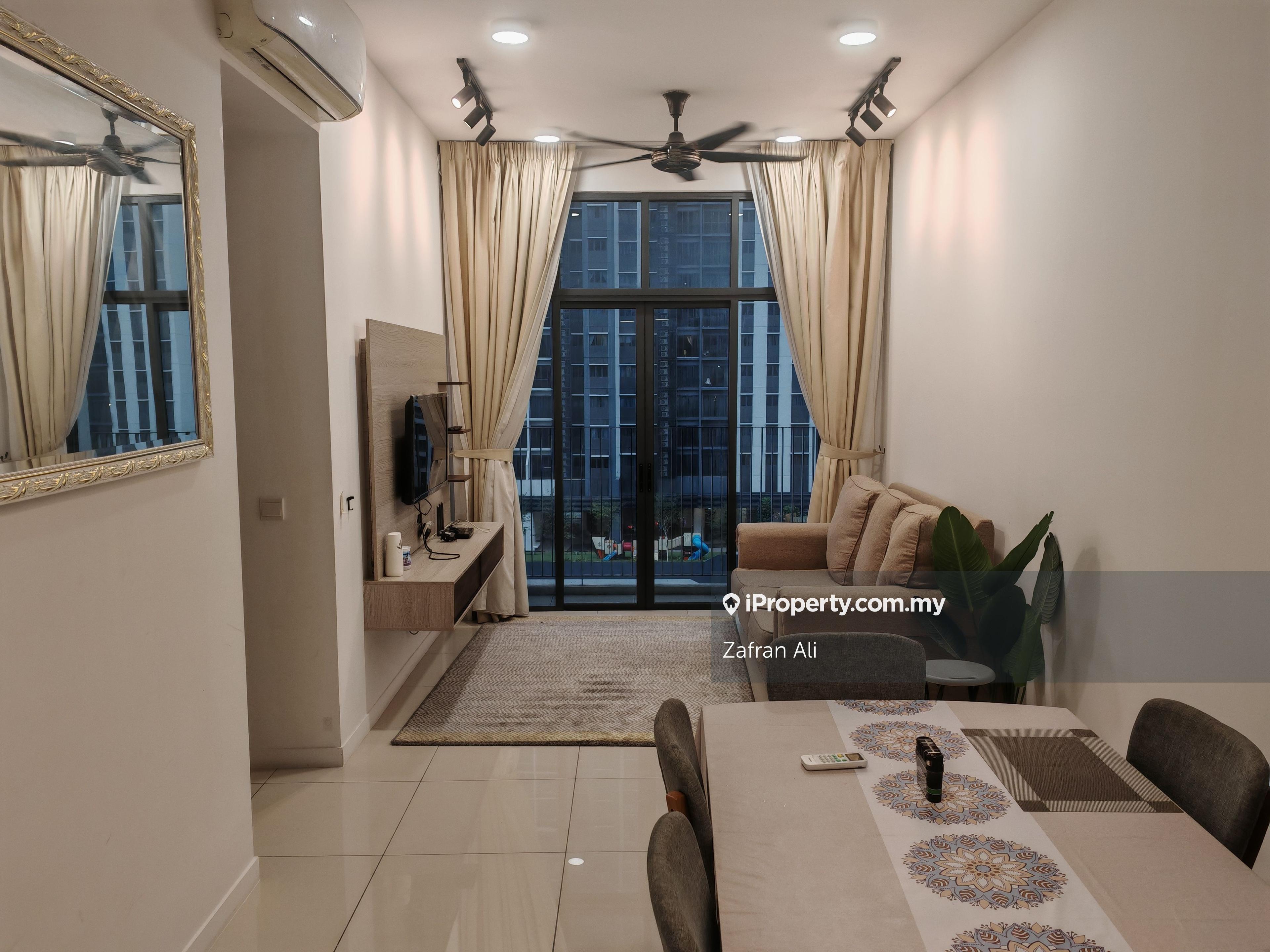Fully furnished, Freehold, Cozy Unit, Zero Downpayment, Below market.