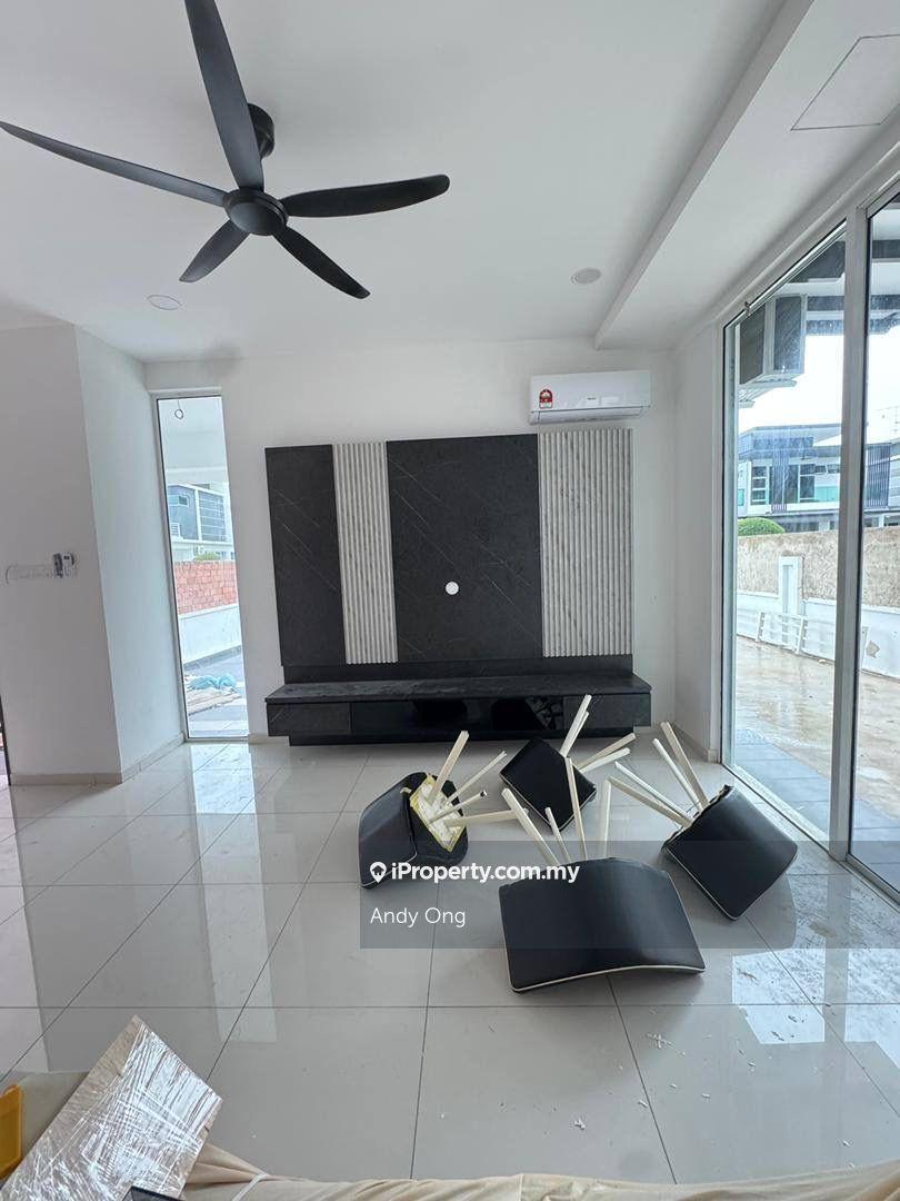 Kiara 2, Austin Heights, Mount Austin