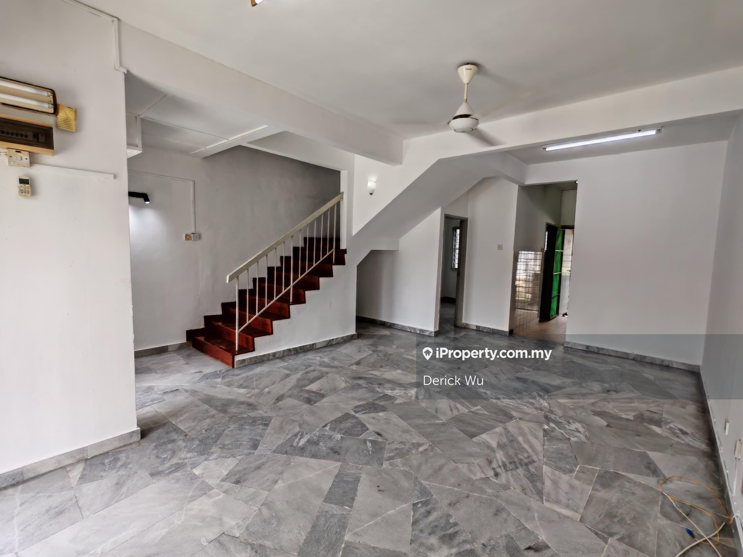 Unique Open Space Double Storey Terrace @ Bukit Puchong