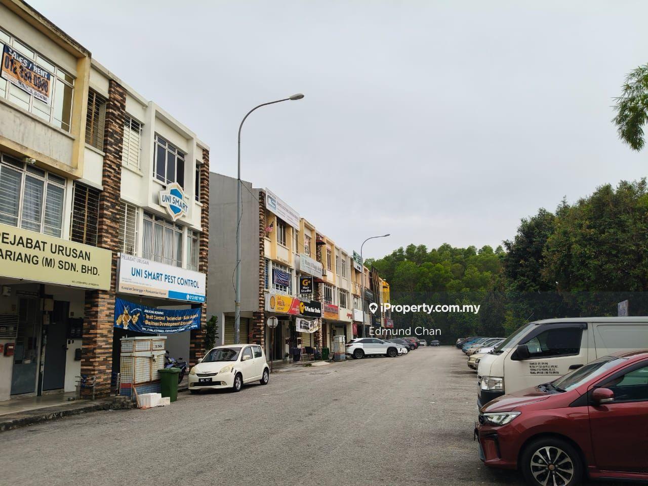 Bandar Bukit Puchong shop lot, ground floor facing main road