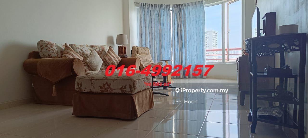 Low floor. Gurney Drive seaview.