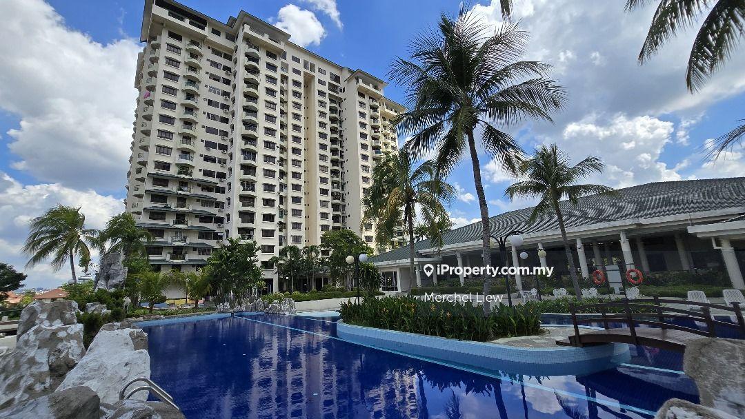 Spacious layout with balcony