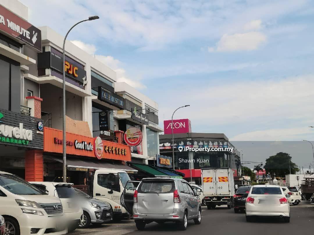 C180 , Cheras Traders Square
