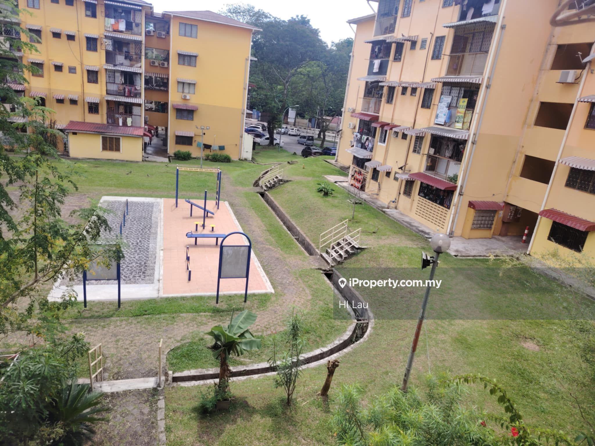 Blok F @ Seksyen 2 Wangsa Maju Flat walking distance to Lrt & shops