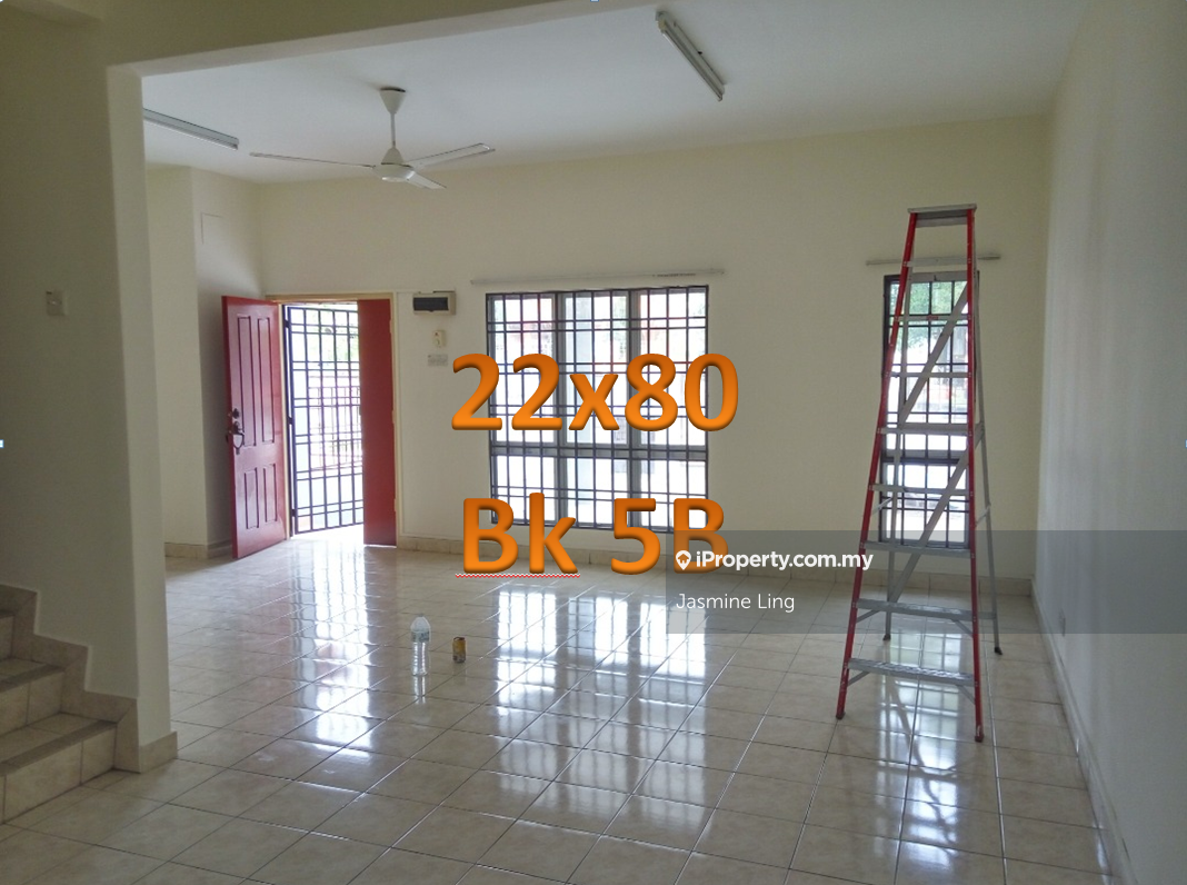 22x80 spacious house
