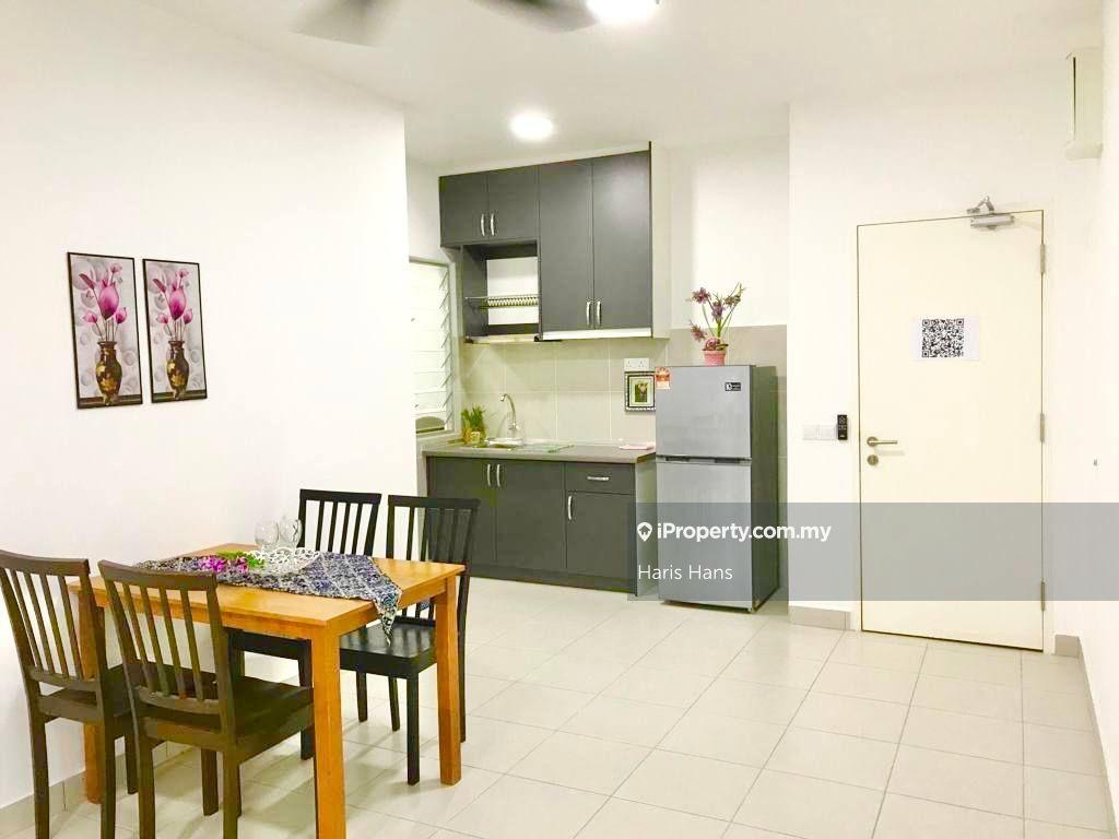 Fully Furnished 2 Carpark Strategic Location