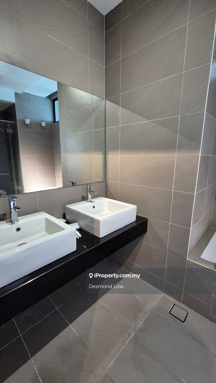 Worth Buy Unit, Renovated, Partly Furnished, 3 Carparks