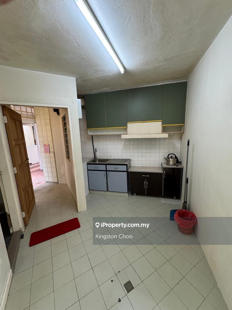 Secound Floor Floor For Sale Located at Rampai Court, Wangsamaju
