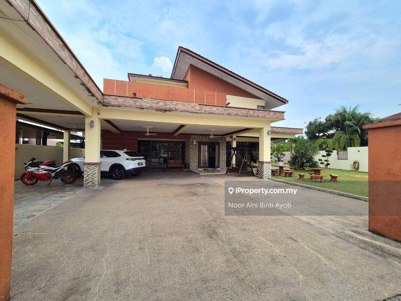 Corner Banyan Close Bandar Bukit Mahkota Bangi Bungalow House