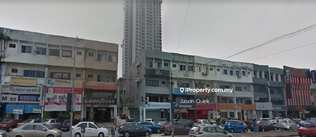 Damansr Utama Great location Shop