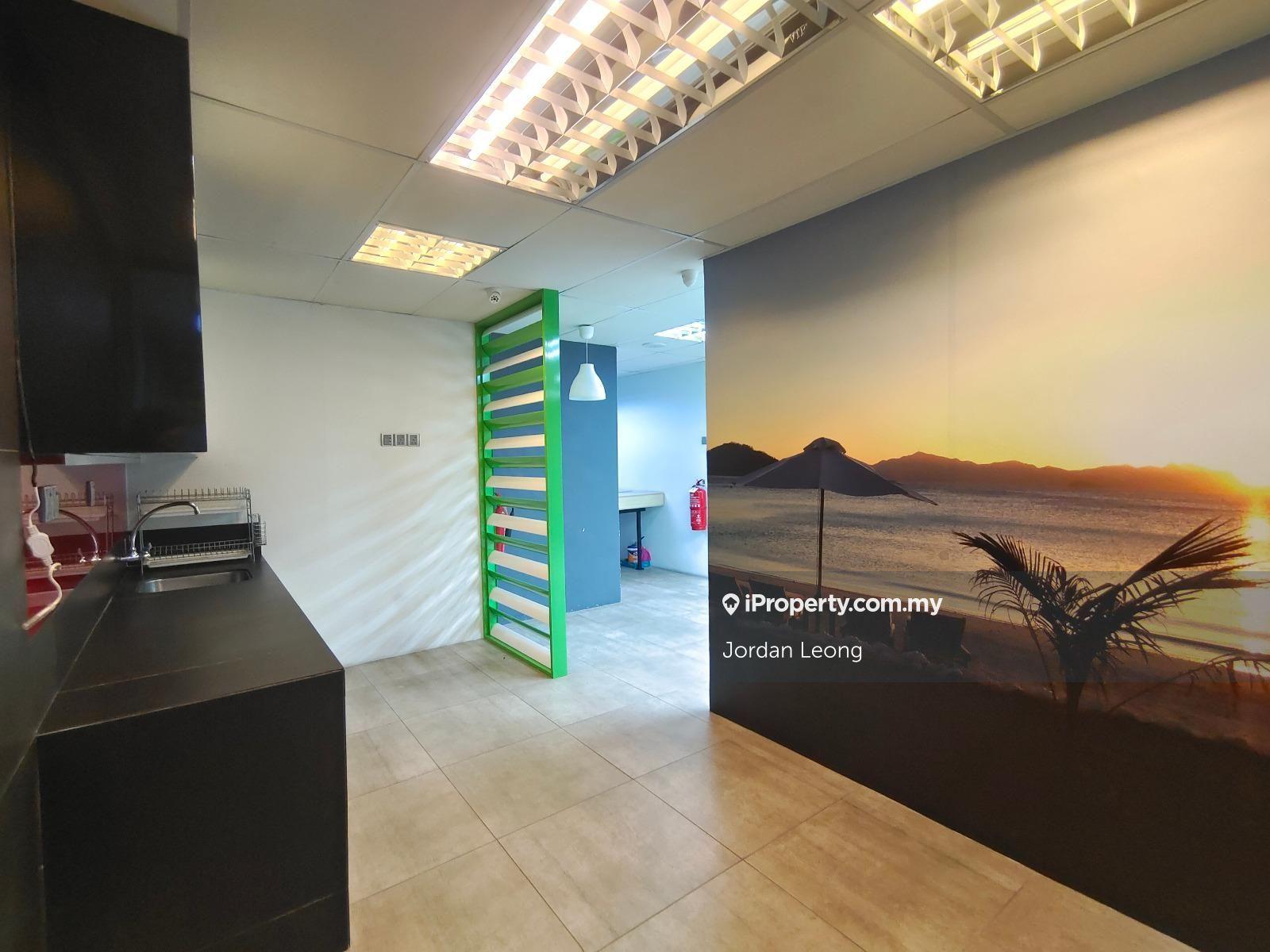 Adjoining 1 Floor Shop Bandar Puteri For Sale