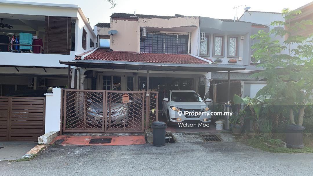 Double storey @ Freehold @ Renovated @ Well maintenance