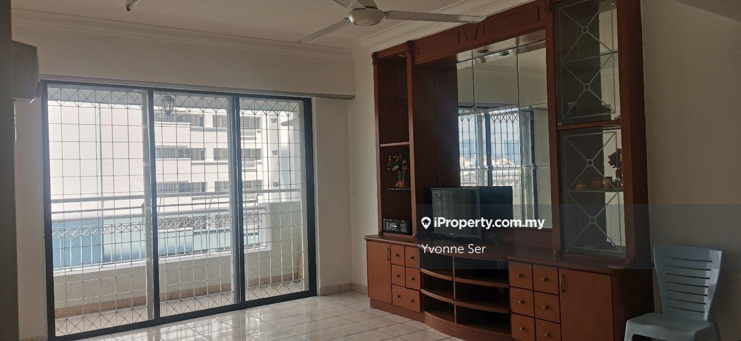 Vista komanwel B, walking distance to IMU, Columbia Hospital and LRT