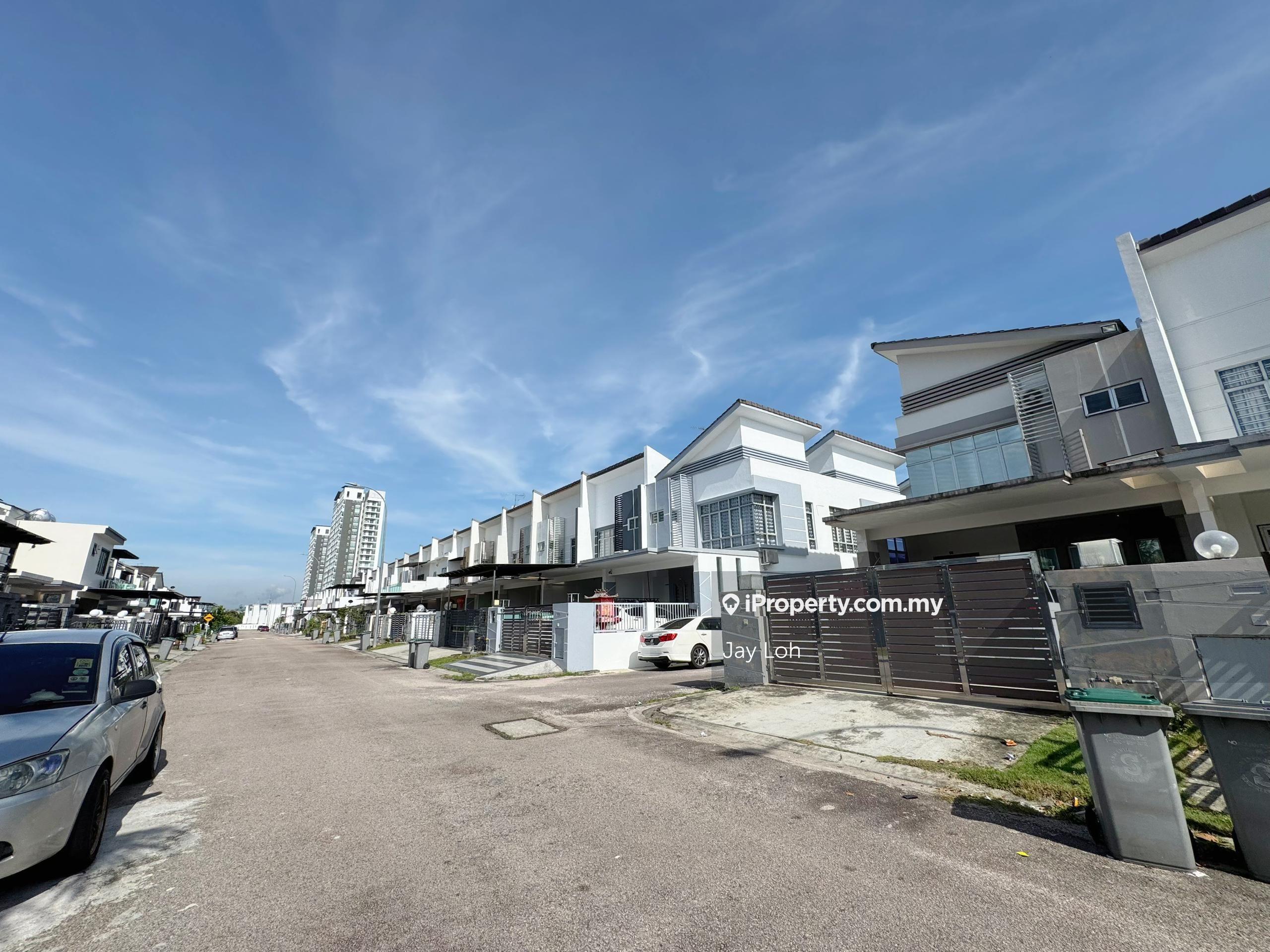 Jalan Seri Austin @ Lolite - Double Storey, Renovated Unit