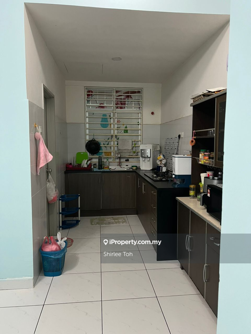 Condo under market 30%