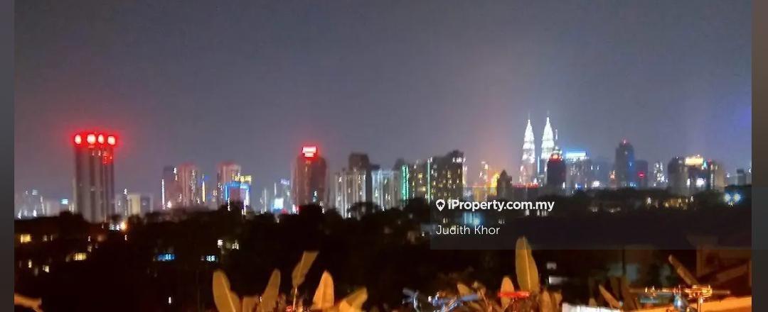 Sri Tunku, Low Density