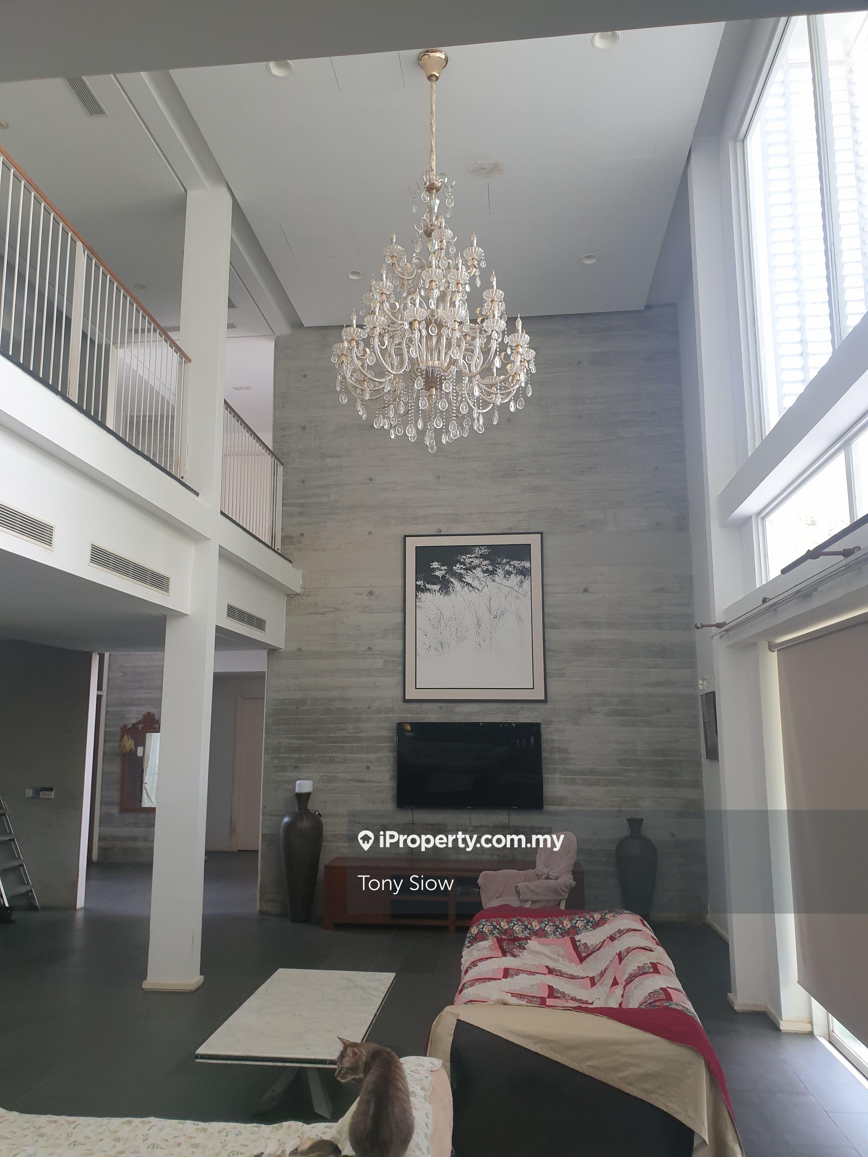 Bungalow Corner  for Sale