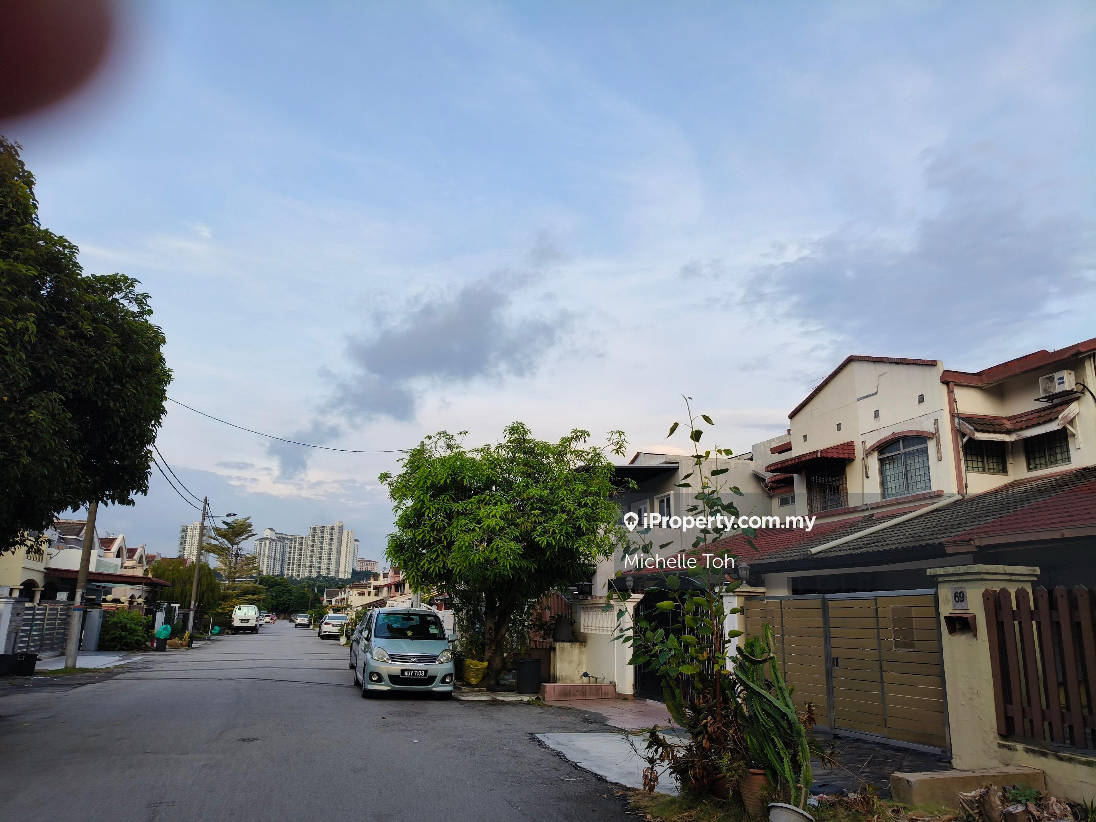 Urgent Sale double storey terrace house near Sunway pyramid 