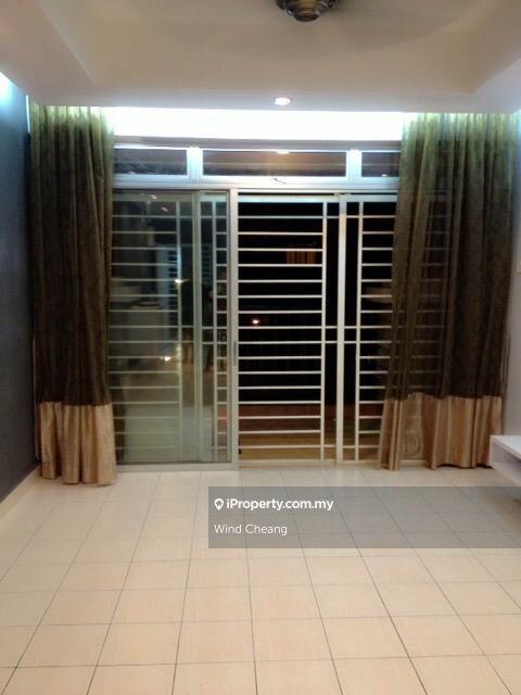 Reno unit with 2 Carparks