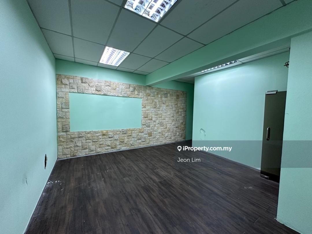 Renovated First Floor Office 22x80 Bukit Tinggi Klang for Rent
