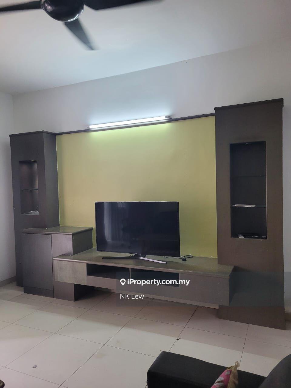 East lake condo 3room 2bath1430sq fully furnished with Extra Garden