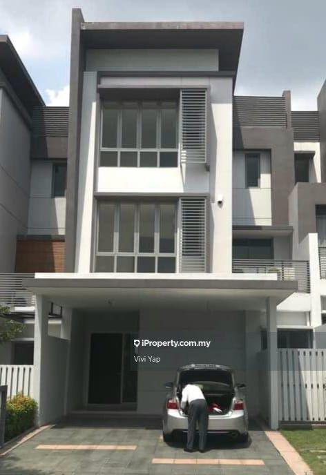 3 storey Superlink(intermediate) for sale