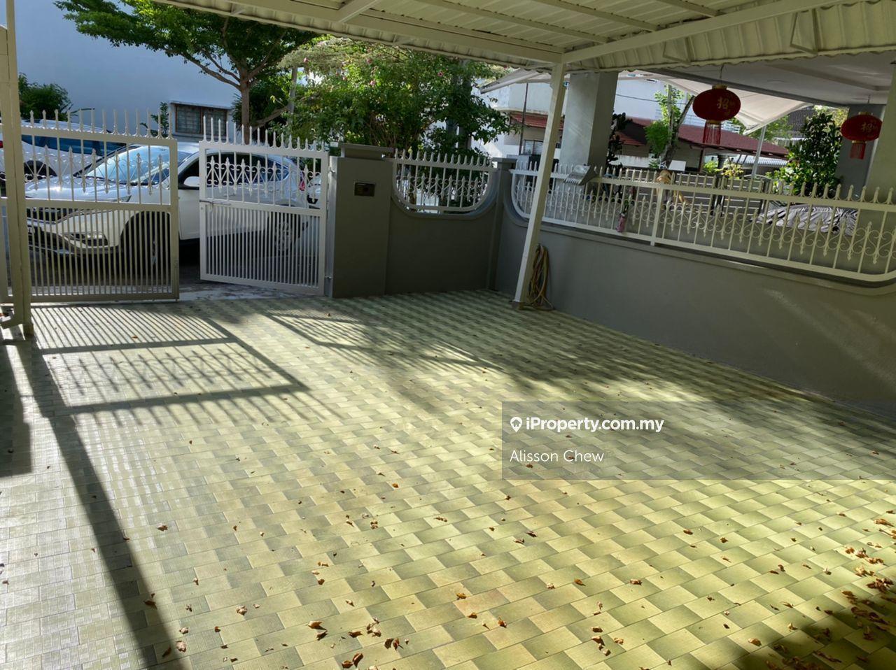 Double terrace , island park , free hold