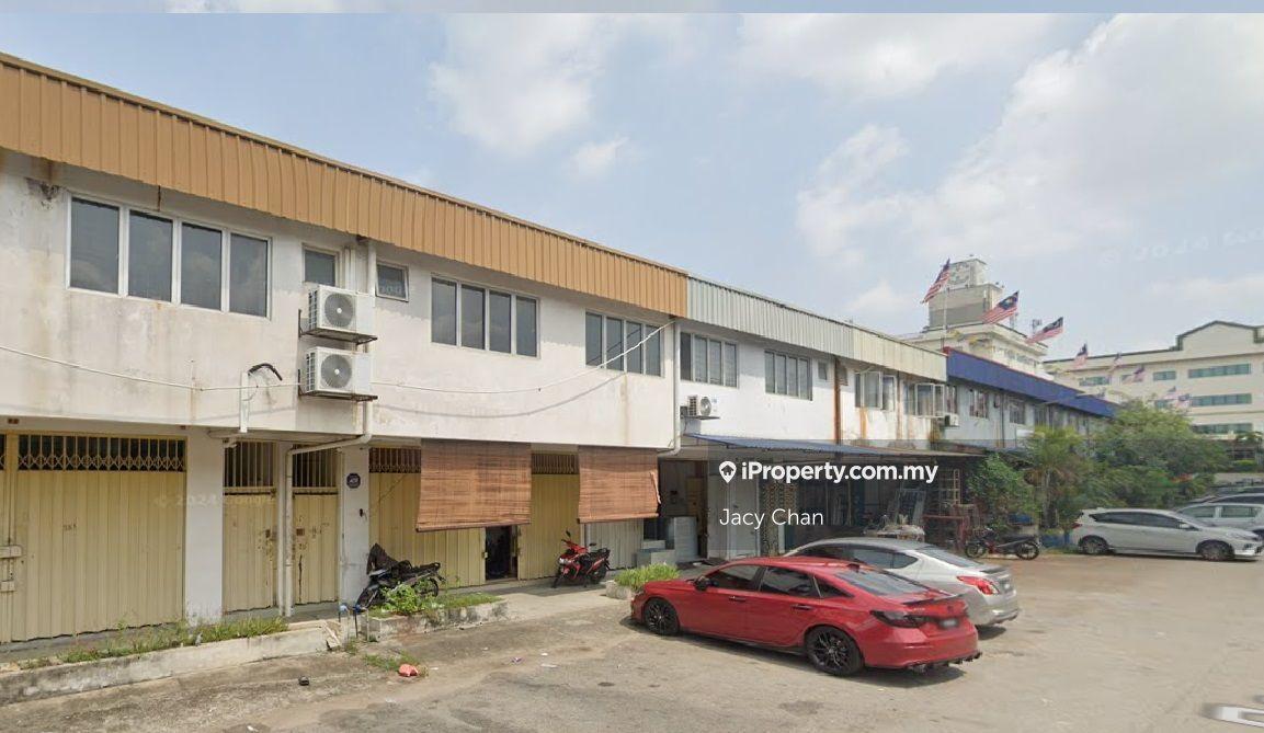 1.5 storey link factory freehold mature location easy access highway