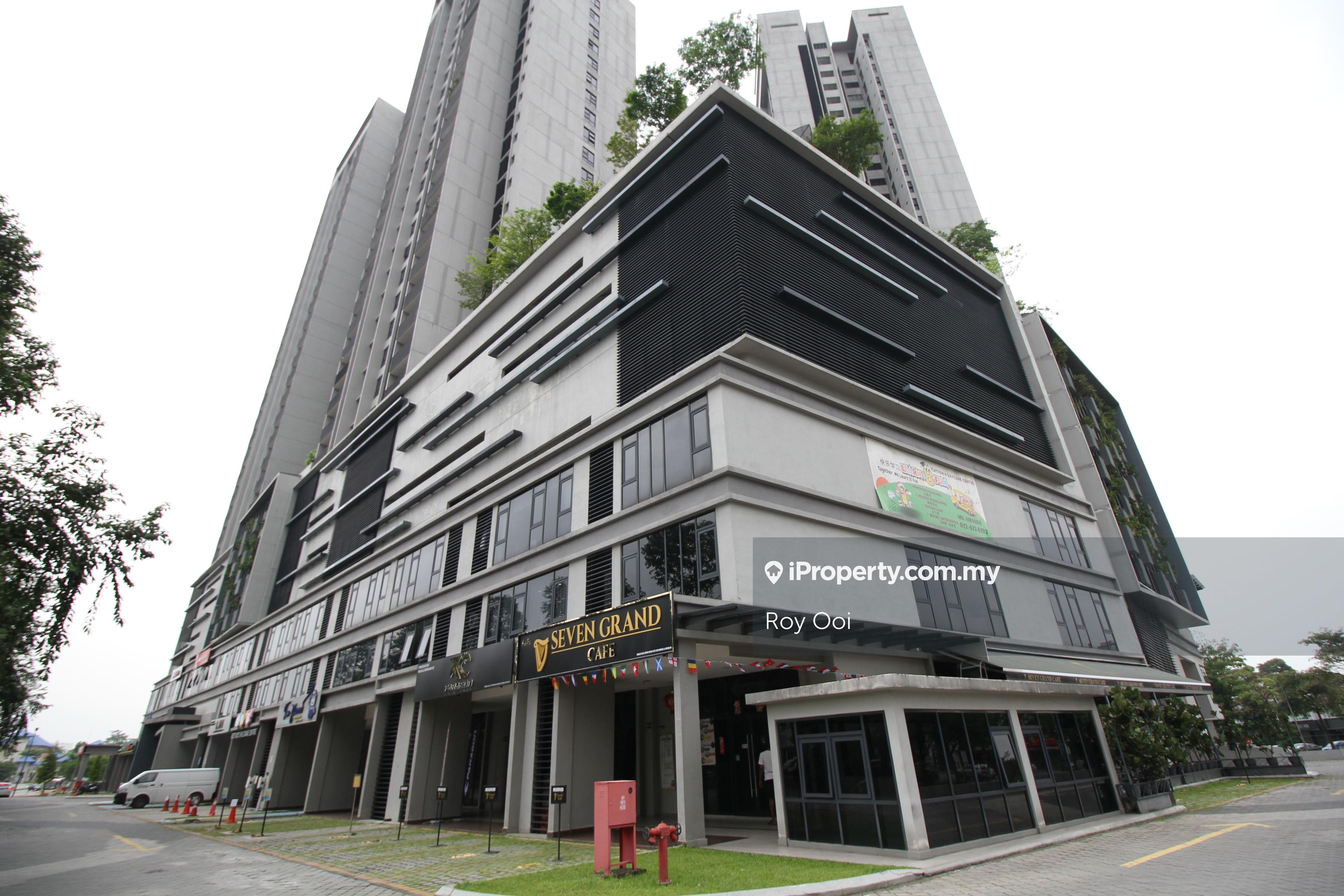 Three Carparks Freehold 1,044 sqft Geo Bukit Rimau Condo for Sale