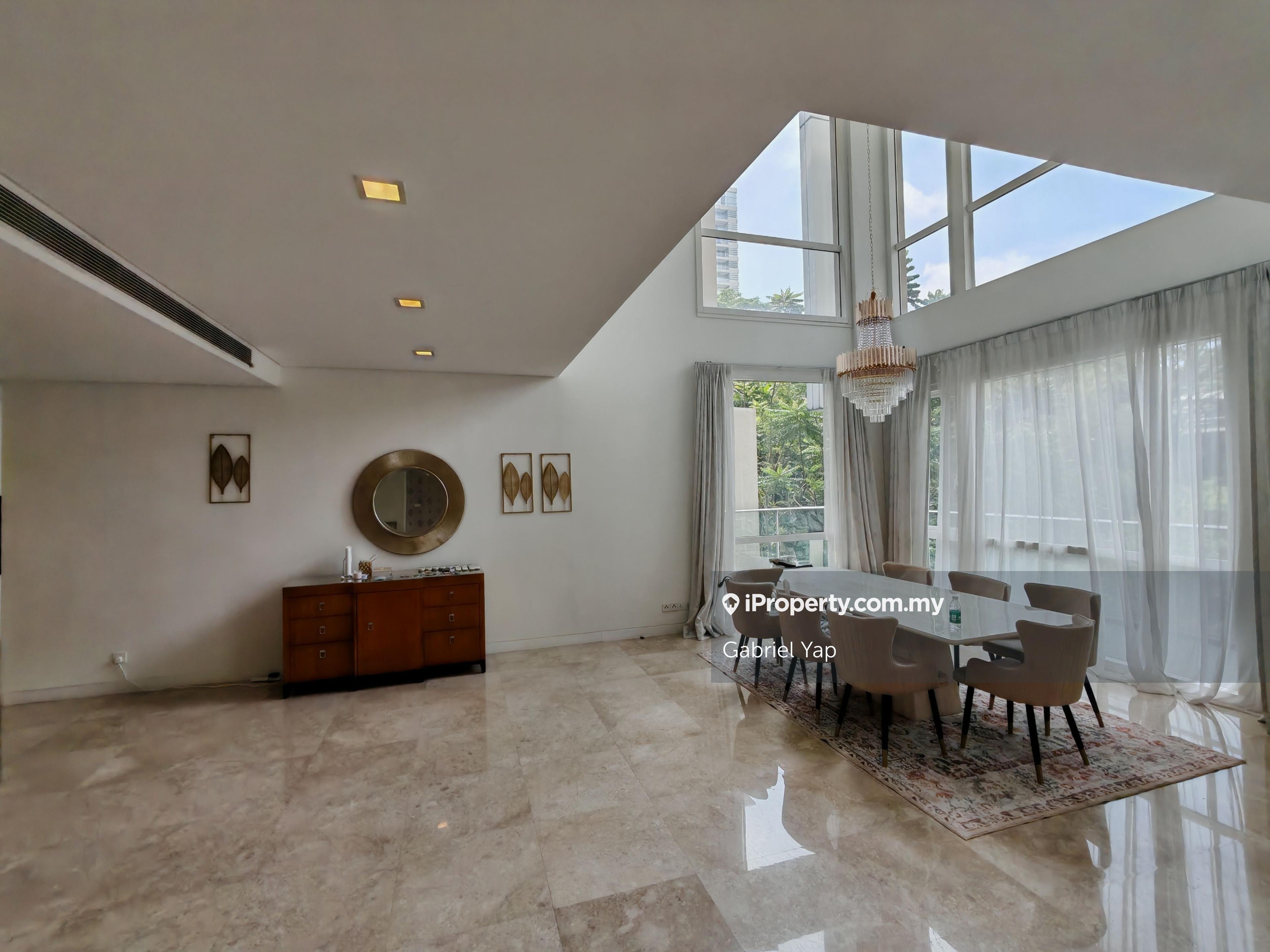 Duplex Living - Perfect Size for Large Family & Outdoor Entertainment