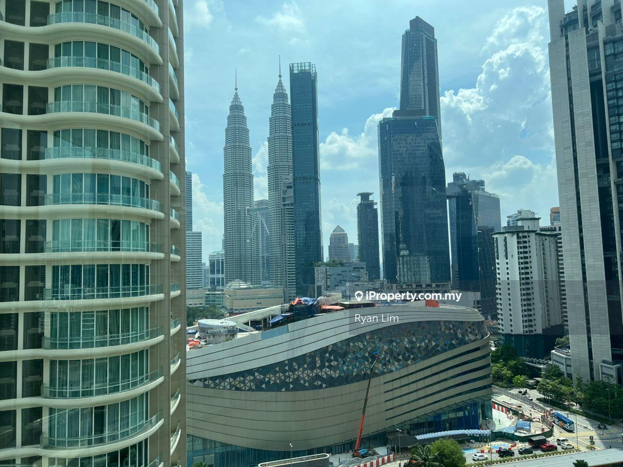 Freehold, Ready to Move in New Unit, next to MRT station and New Mall