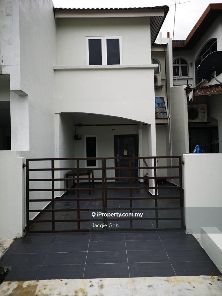 Freehold House For Sale at Sri Gombak, near park, school, shops, mall