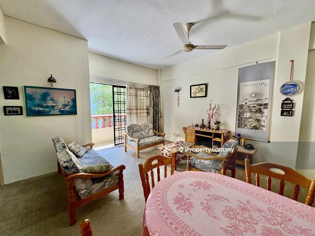 Bunga Raya Apartment Gohtong Jaya 3r 2b well maintained & low density
