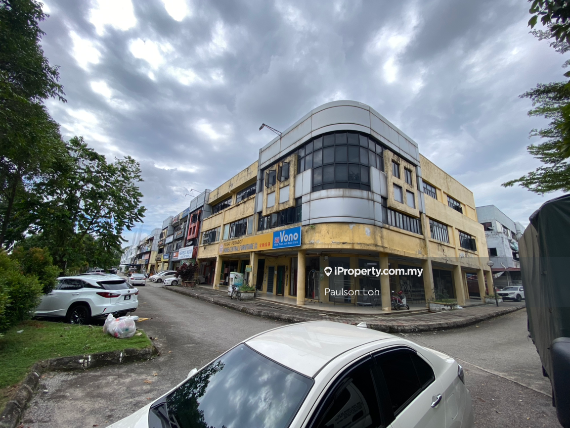 Facing main road, near Econsave Mall
