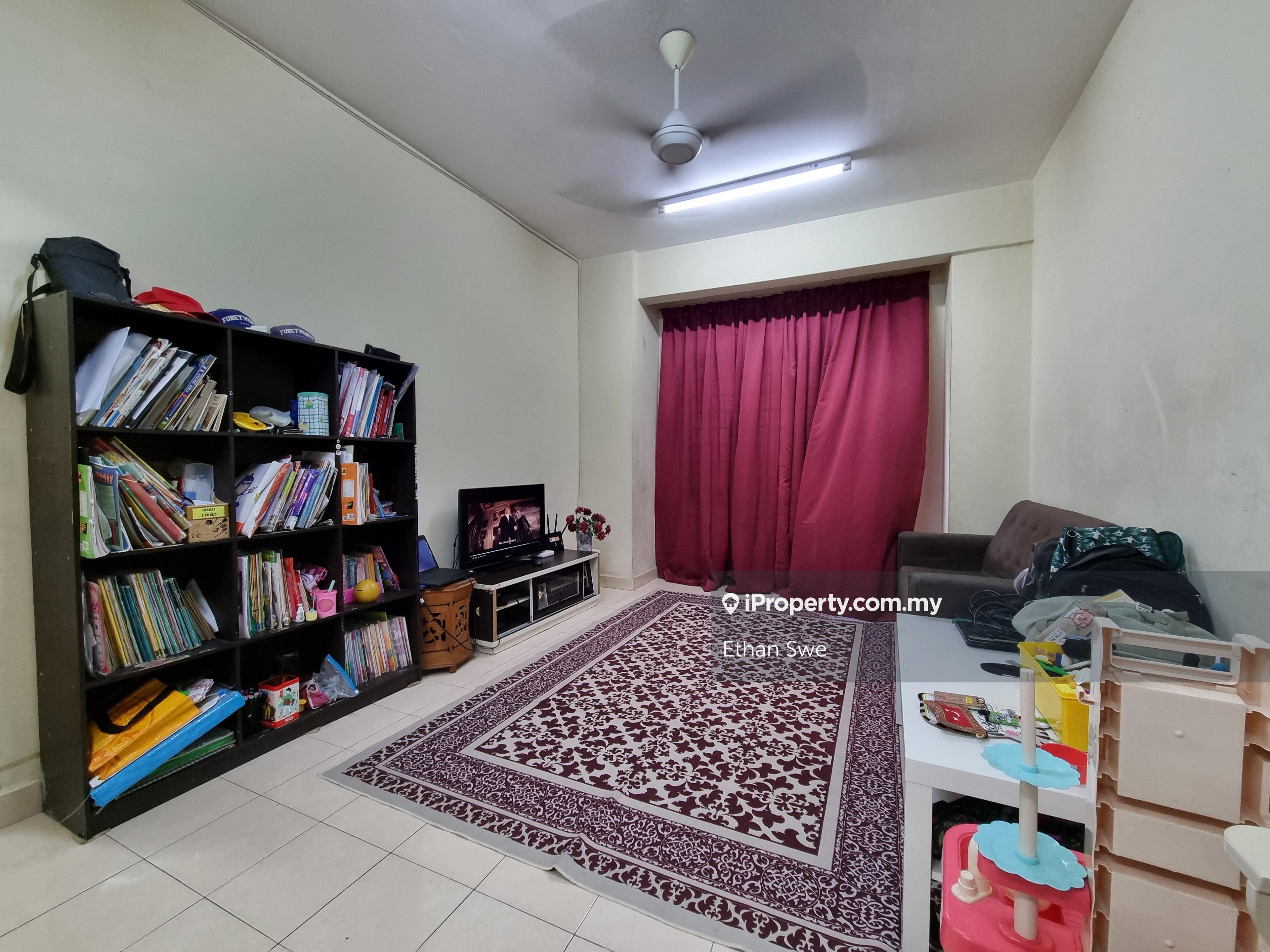 Renovated/2 car parks Tandem/Semi Furnish/Well Kept/Non Bumi Best Deal